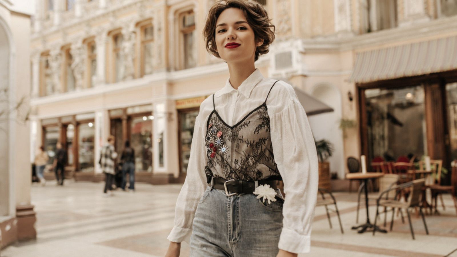 Fenomena Fashion Vintage di Kalangan Gen Z: Kebangkitan Gaya yang Berakar pada Nostalgia dan Kesadaran Lingkungan