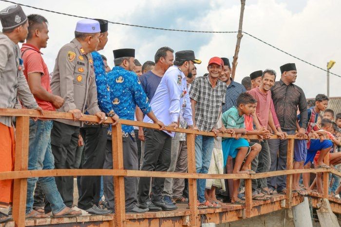 Baru 6 Bulan, Bupati Al-Farlaky Rampungkan 4 Jembatan di Aceh Timur