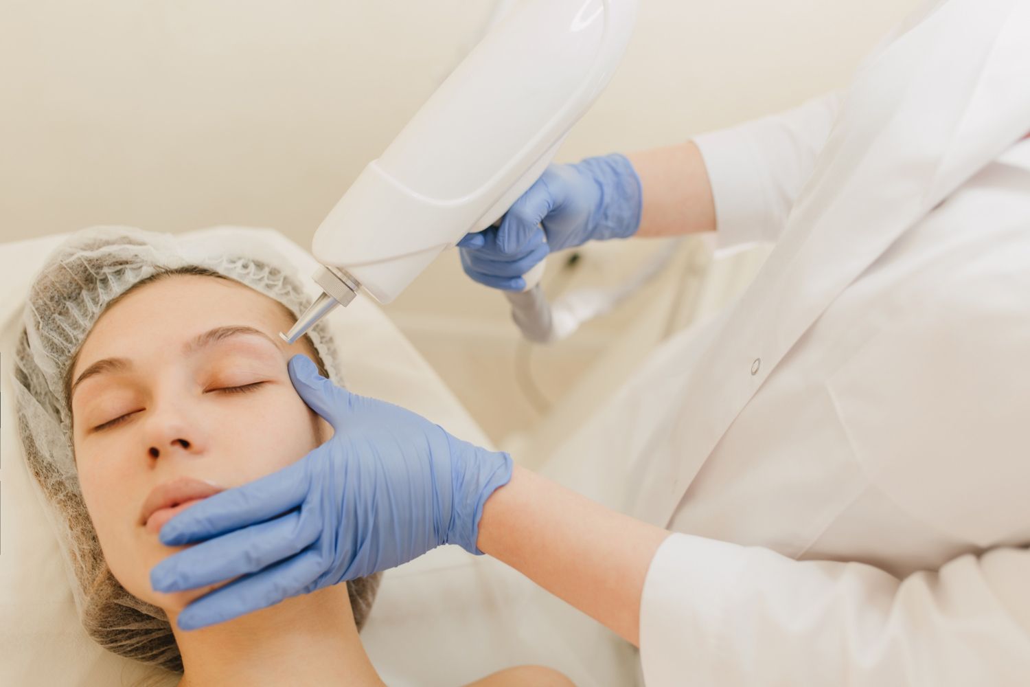 Efek Botox yang Jarang Diketahui: Aman Sekarang, Bahaya Kemudian?