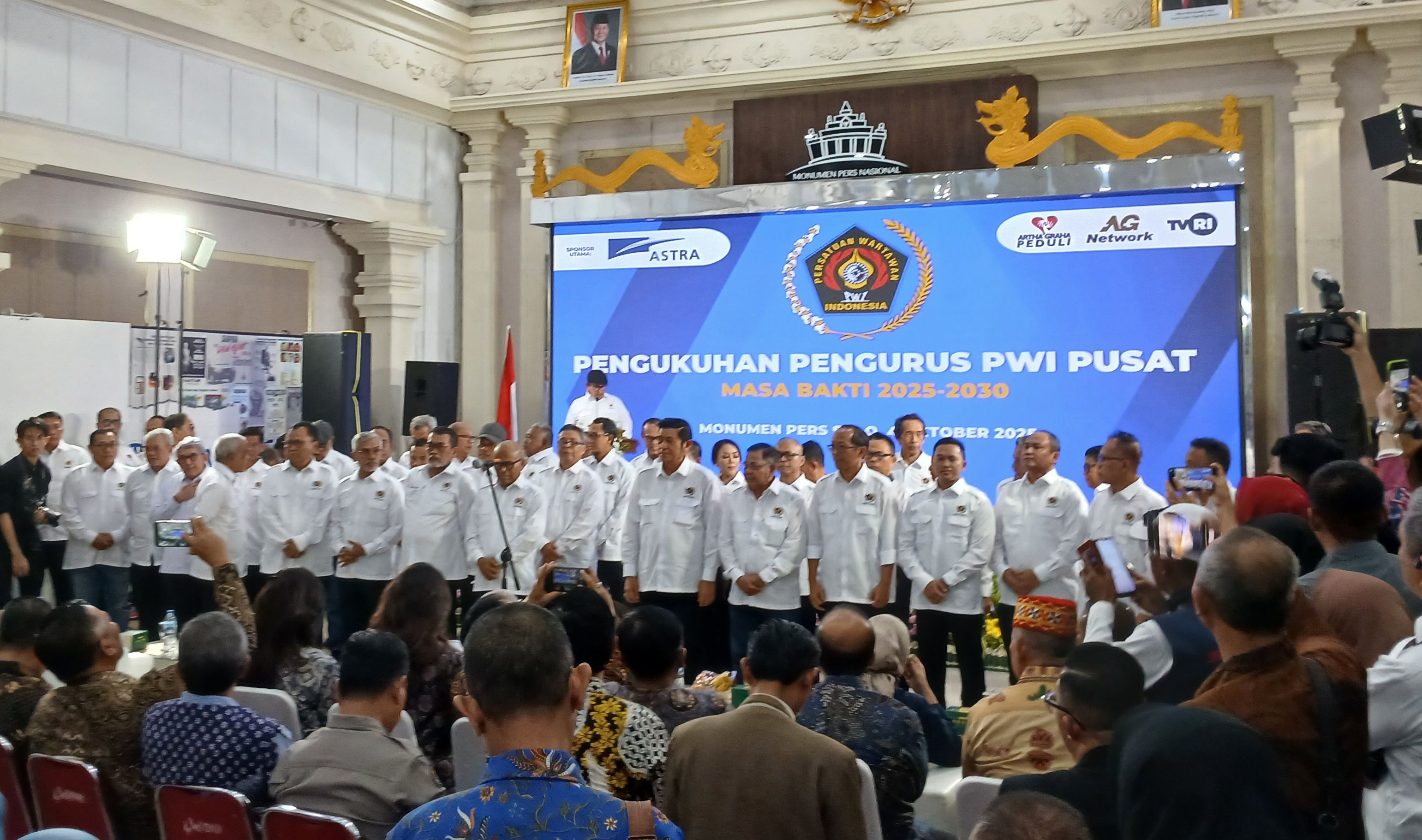Pengurus PWI Pusat Periode 2025-2030 Resmi Dikukuhkan di Monumen Pers Solo