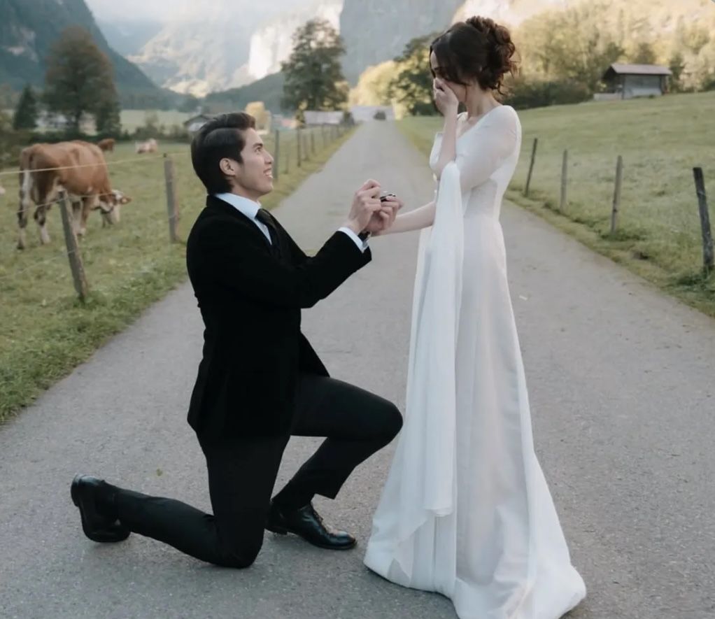 Potret Busana Lamaran Syifa Hadju dan El Rumi di Swiss Curi Perhatian, Elegan nan Romantis!