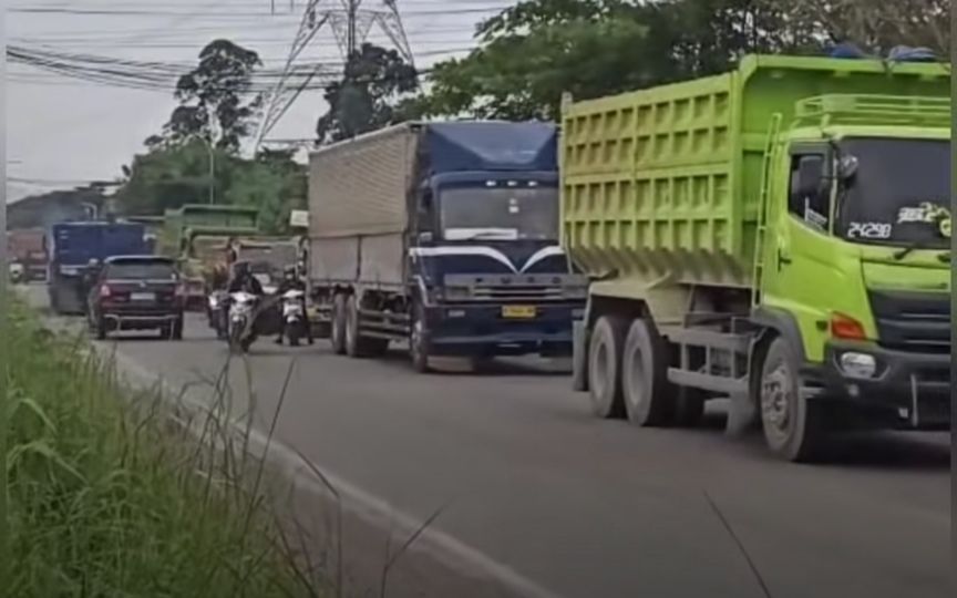 Mendapat Protes Warga Pemerintah Akan Berlakukan Jam Oprasional Truk Tambang