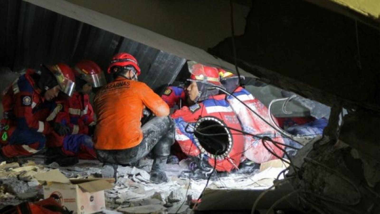 Tragedi Robohnya Musala di Sidoarjo: 67 Meninggal dan Evakuasi 104 Korban Selamat