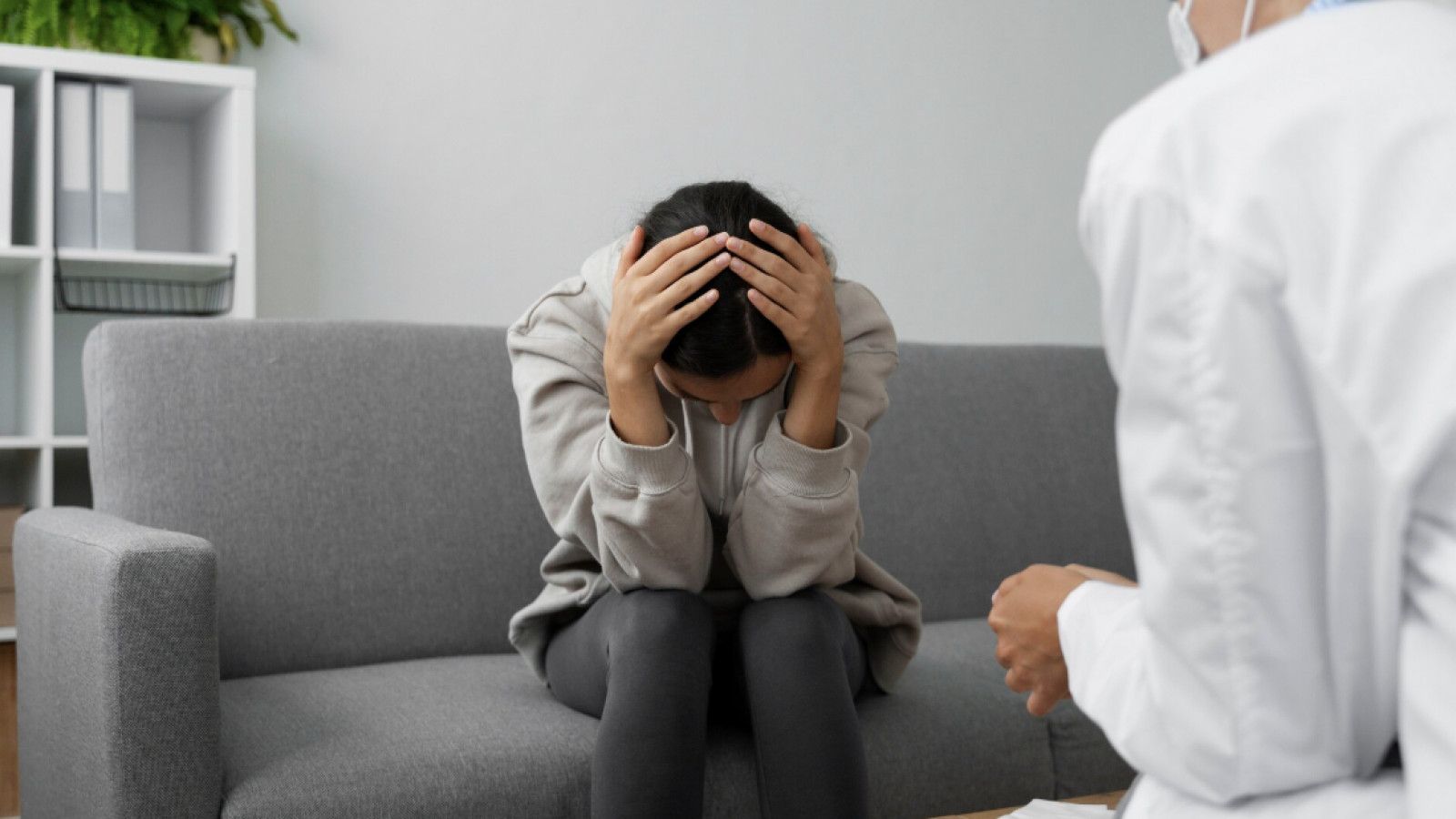 Mengelola Kesehatan Mental di Era Digital: Tantangan dan Solusi