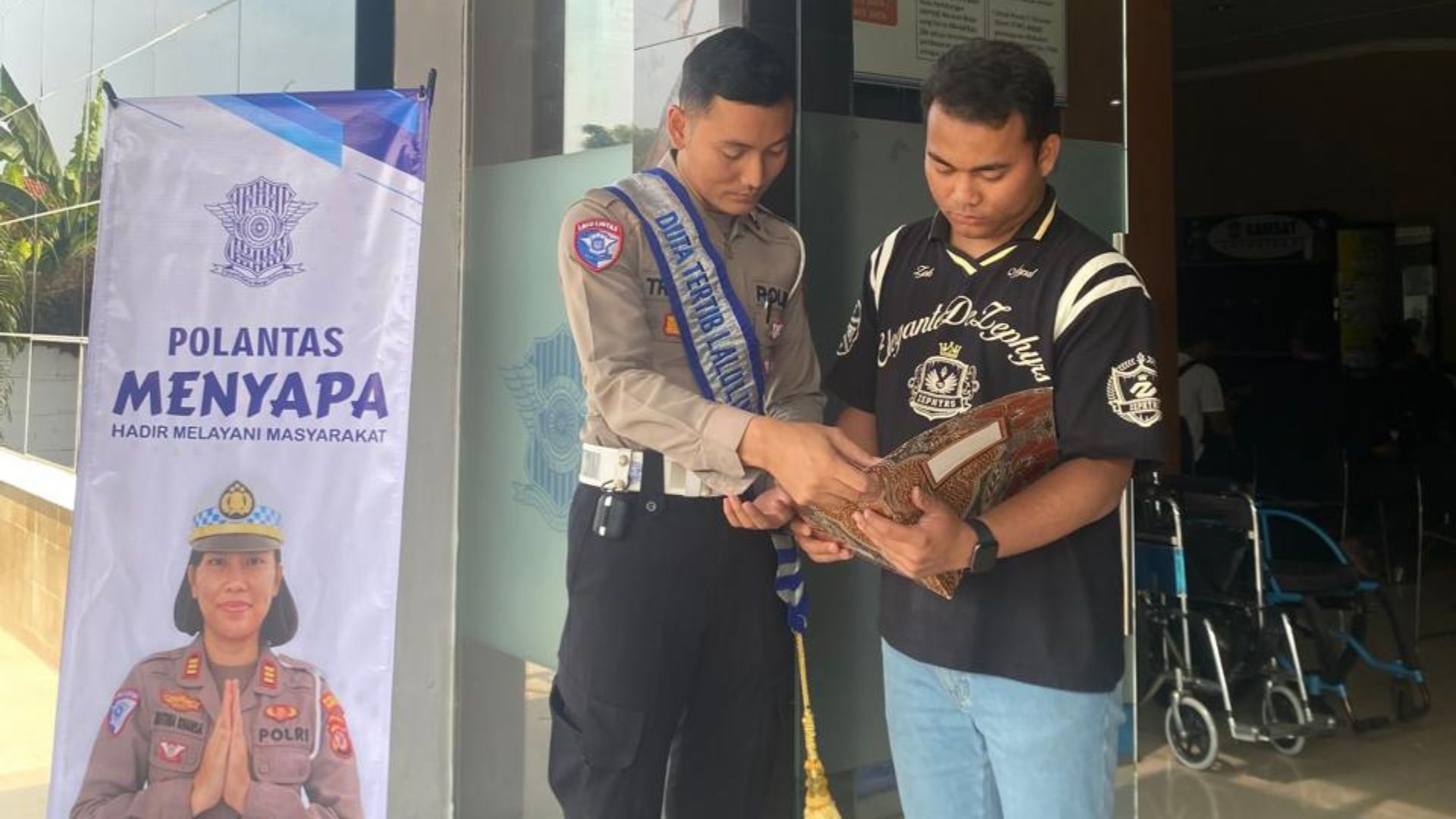 Polantas Menyapa, Satlantas Purwakarta Sosialisasikan Mekanisme Penerbitan STNK di Samsat Purwakarta