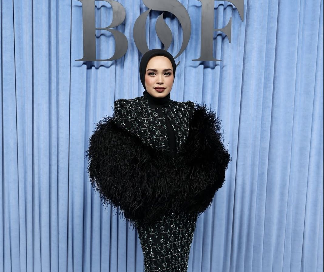 Momen Linda Anggrea Berdiri Sejajar dengan Hailey Bieber dan Kim Kardashian di BoF 500