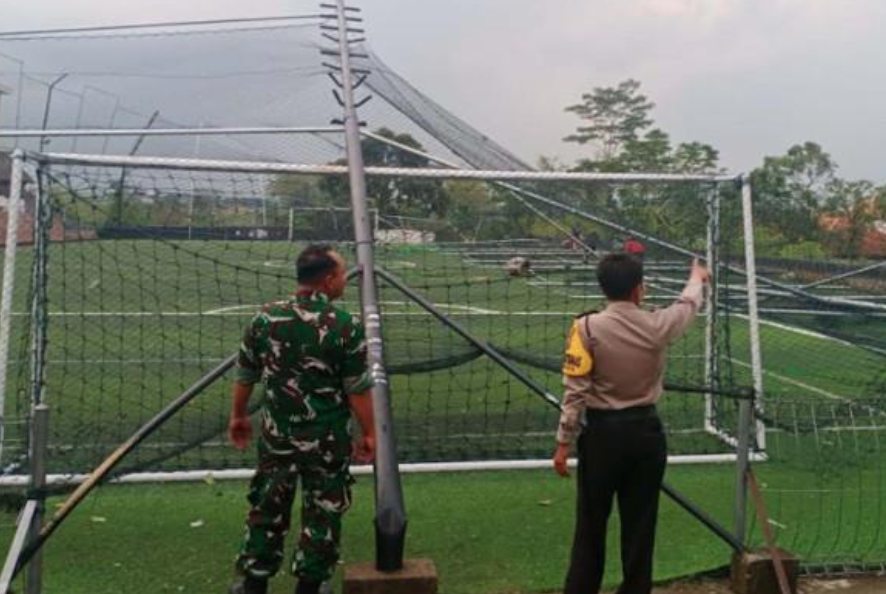 Angin Kencang Rusak Rumah, Masjid, dan Lapangan Kecamatan Karangploso