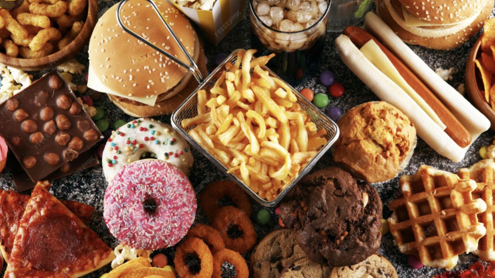 Bahaya Junk Food: Menyimpan Kesehatan di Balik Kenikmatan