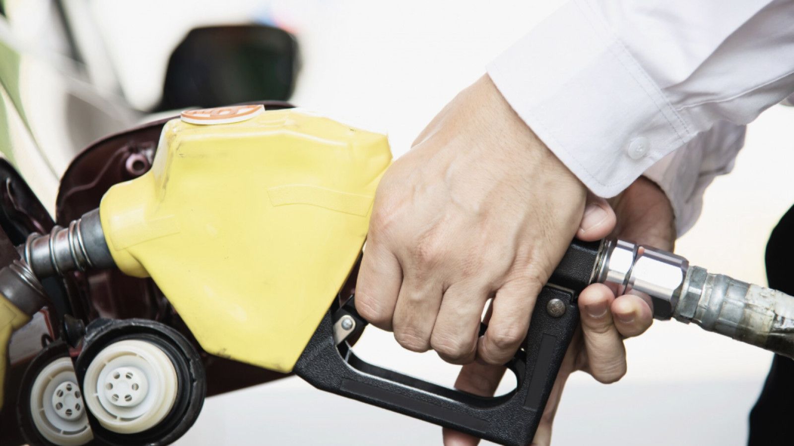 Ethanol Sebagai Bahan Bakar Alternatif di Indonesia: Keamanan dan Dampaknya