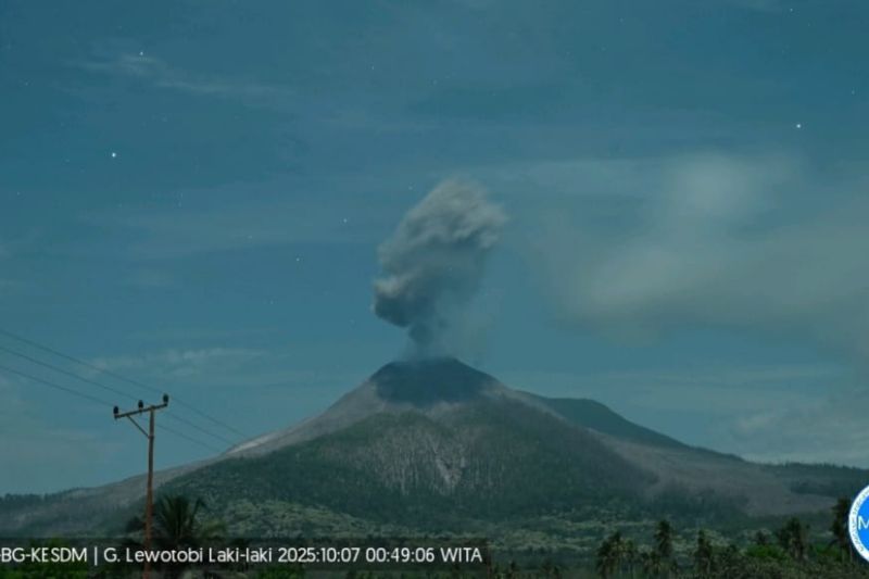 Gunung Lewotobi Laki-laki Erupsi Dahsyat, Bandara Maumere Tutup Total