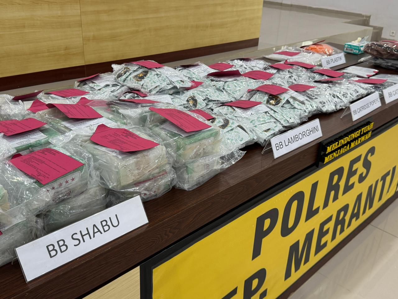 Polda Riau Bongkar Sindikat Narkoba Internasional, 30 Kg Sabu dan Ribuan Liquid Vape Disita