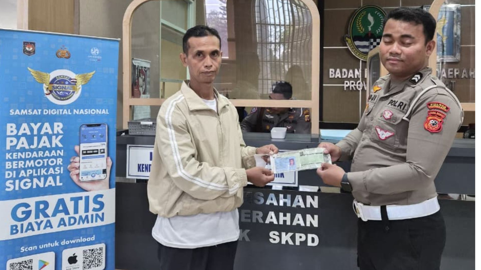 Polantas Menyapa: Terus Berlanjut! Satlantas Polres Purwakarta Sosialisasi SOP Terkait Penerbitan STNK.