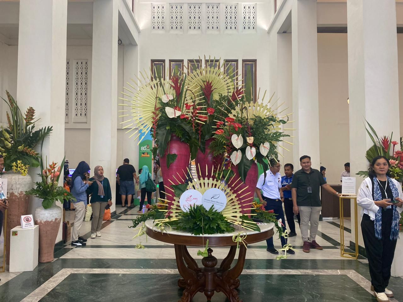 HUT Kota Yogya ke-269, Pameran Rangkaian Bunga IPBI DIY Hiasi Stasiun Tugu