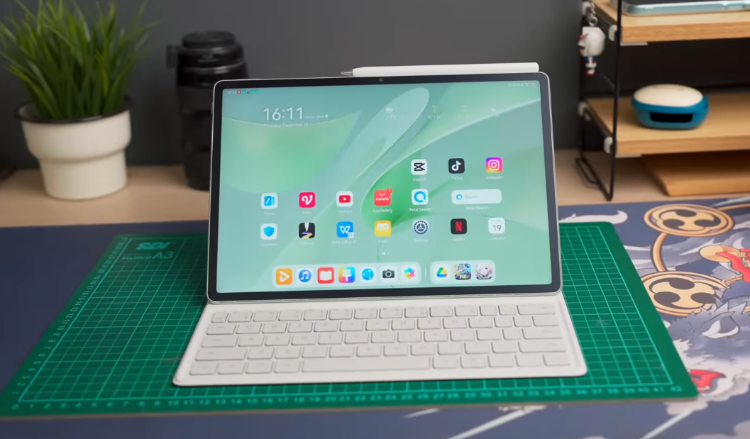 Huawei MatePad 12 X Hadir sebagai Tablet Besar yang Tipis dan Bertenaga