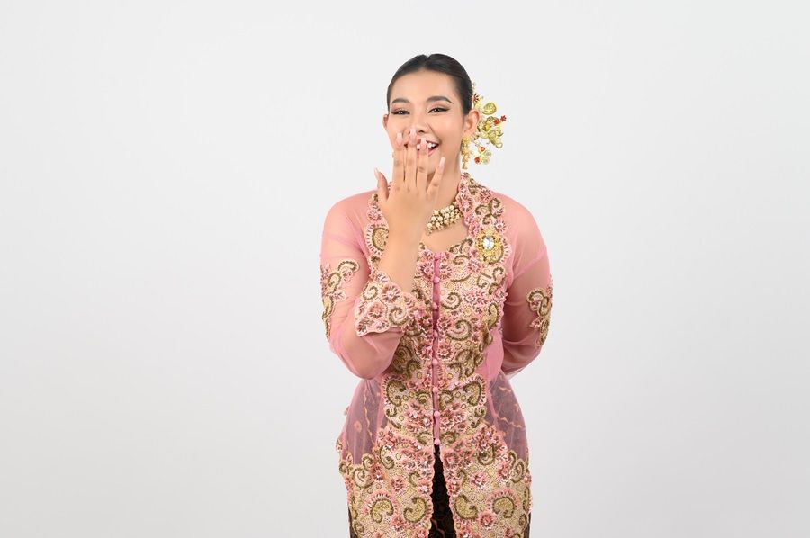 5 Arti Mimpi Pakai Baju Kebaya menurut Primbon Jawa, Pertanda Apa Ya?