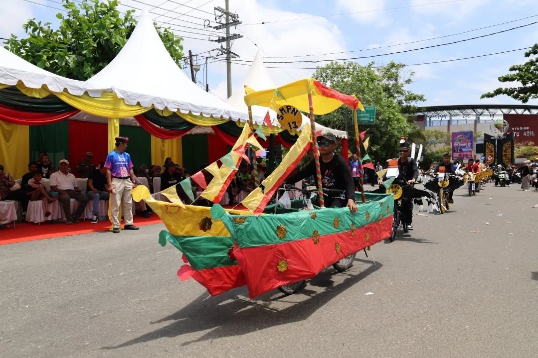 Pawai Budaya 2025 Ramaikan Festrival Iraw Tengkayu XIV