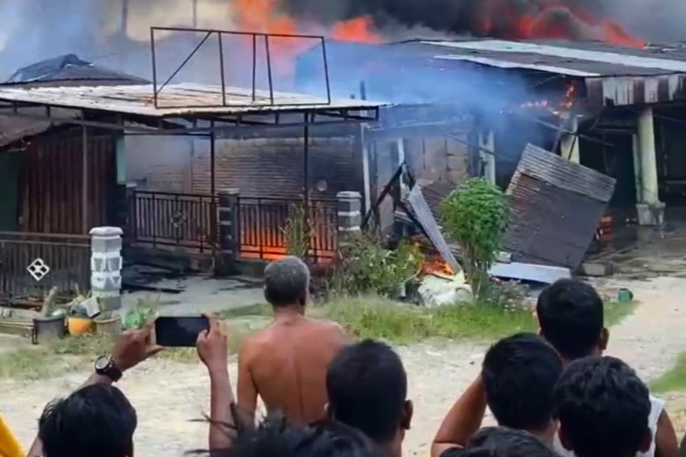 11 Ruko di Pasar Kuok Ludes Terbakar, Diduga Akibat Korsleting Listrik