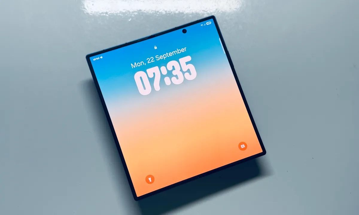 Samsung Patenkan Teknologi Kamera dan Sensor Sidik Jari yang Bisa “Menyembuhkan Diri Sendiri” di Ponsel Lipat