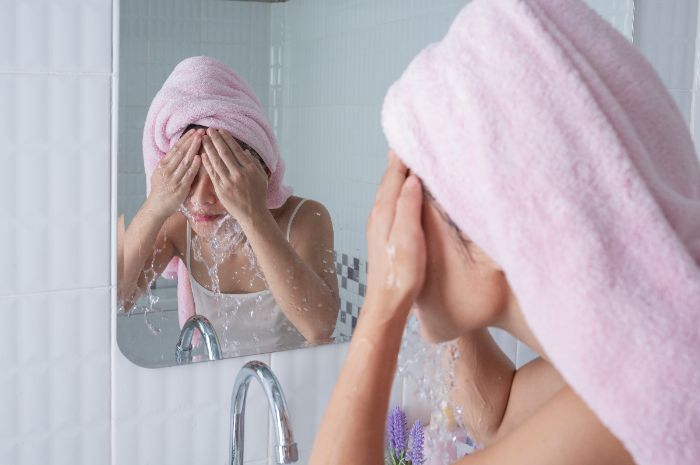 Cara Mudah Mengetahui Jenis Kulit Wajah: Normal, Kering, atau Berminyak?