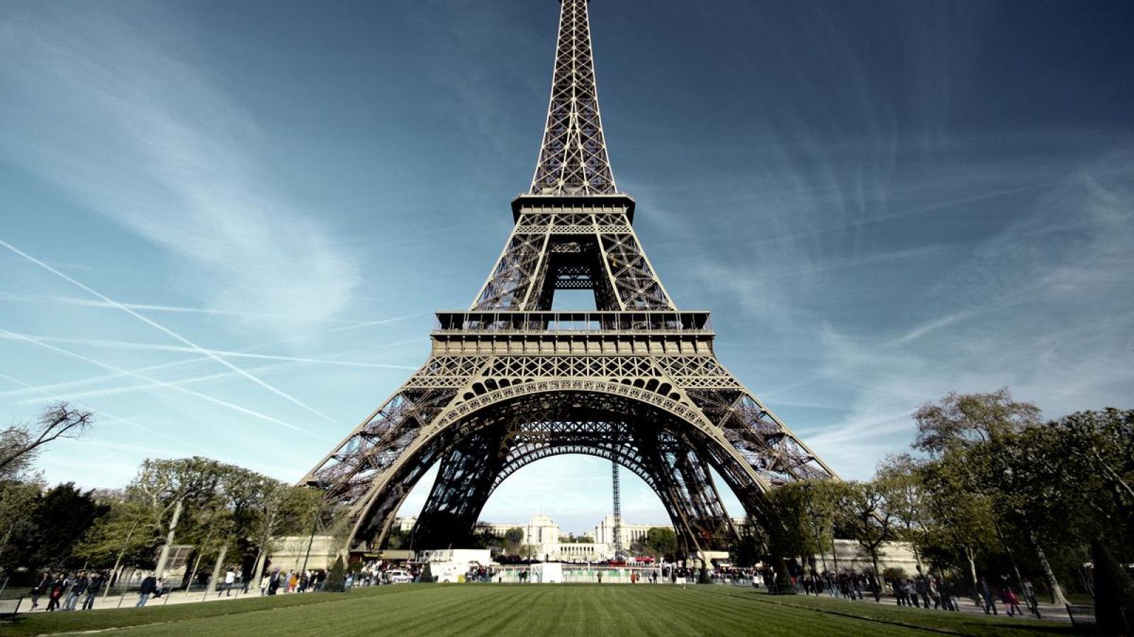 Kabar Hoaks Pembongkaran Menara Eiffel: Asal Usul dan Dampaknya