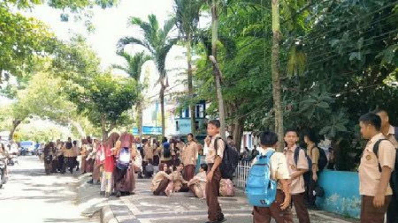Fenomena Kesurupan Massal Terjadi di SMPN 1 Bengkalis,Belasan Siswi Jadi Korban