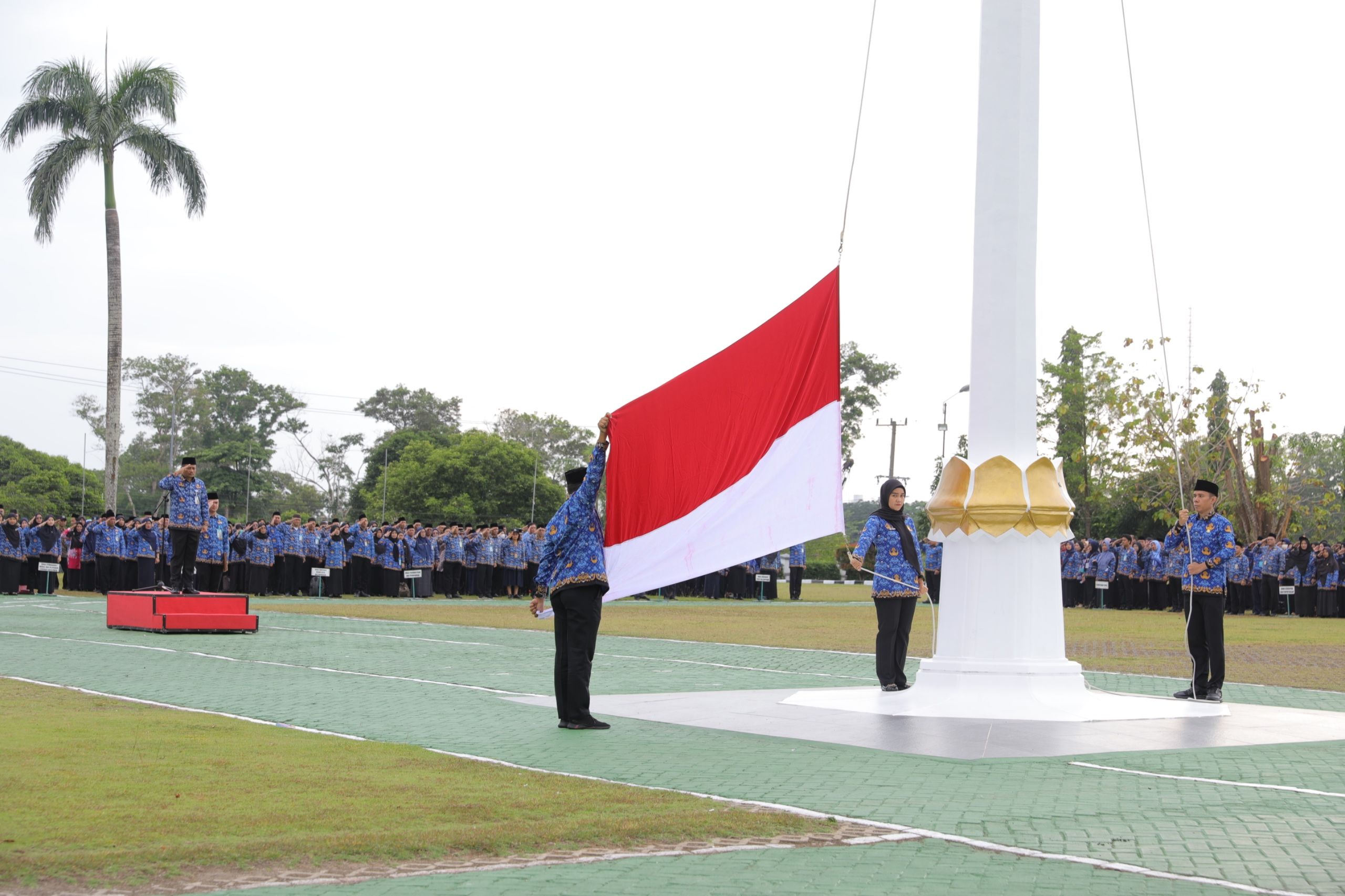 Laksanakan Upacara Rutin, Gubernur Hidayat Arsani: Bentuk Upaya Meningkatkan Pelayanan kepada Masyarakat