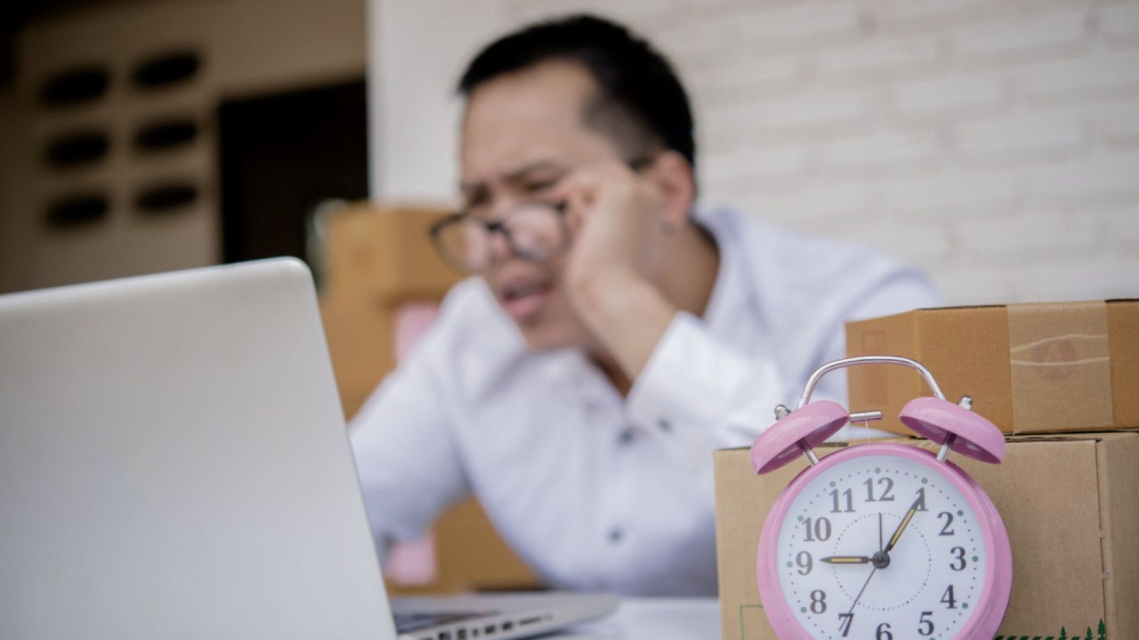 Mengatasi Kebiasaan Buruk yang Mengganggu Produktivitas Sehari-Hari