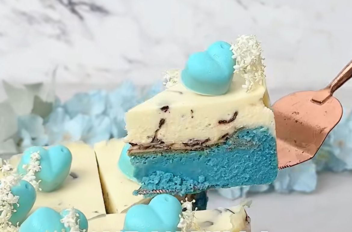 Kue Cantik Anti Gagal: Resep Blue Vanilla Basque yang Lagi ‘Naik Daun’