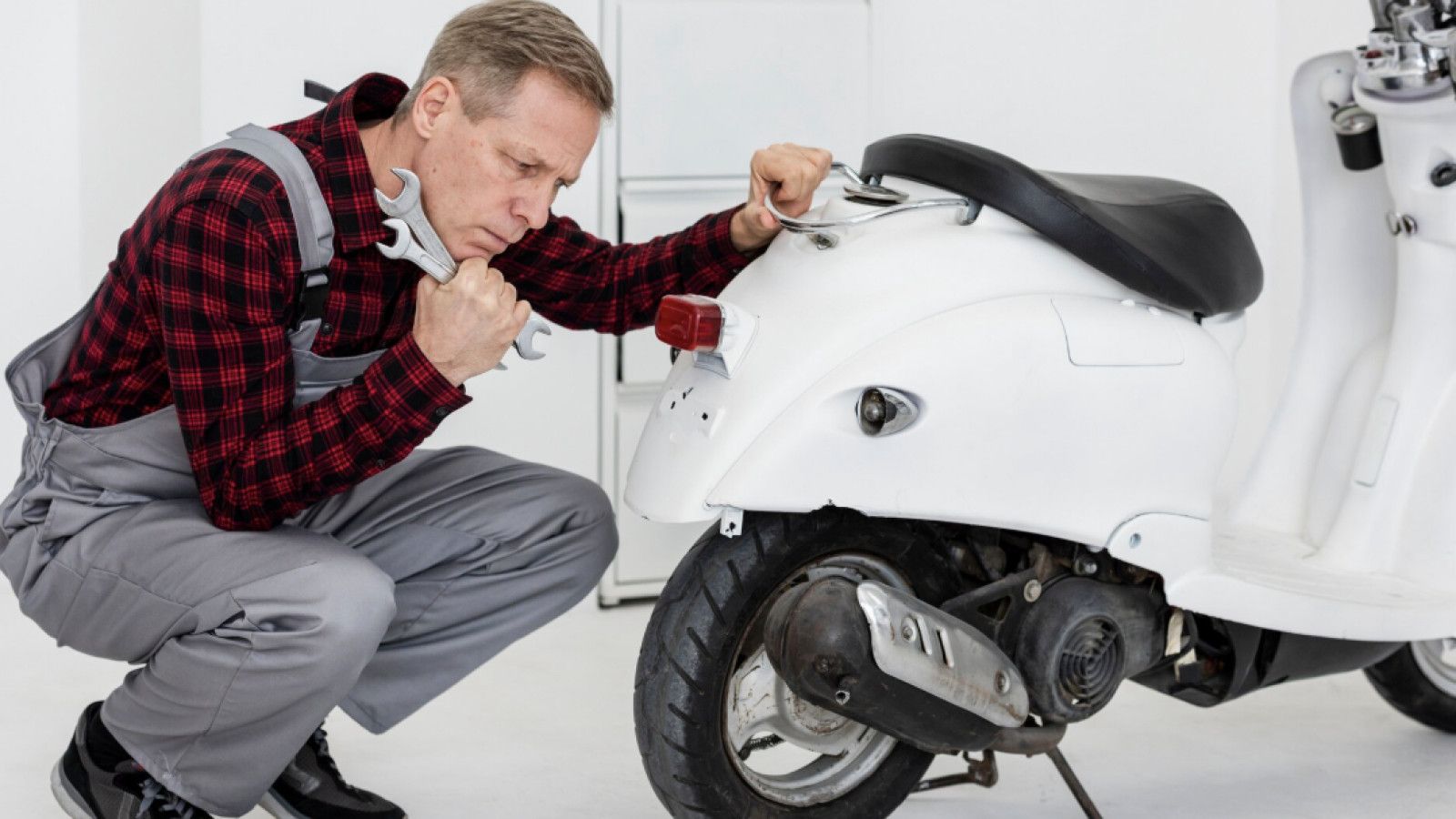 Tips Merawat Motor Matic Agar Tidak Boros BBM