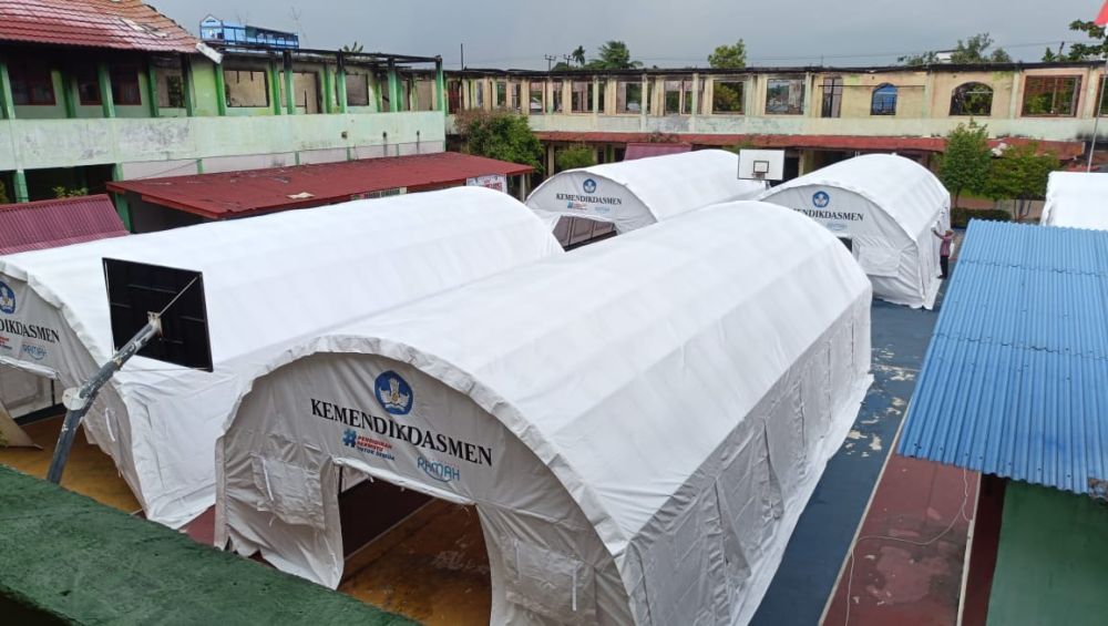 Pasca Kebakaran, Enam Tenda Darurat Jadi Ruang Belajar Sementara Siswa SMAN 1Meranti