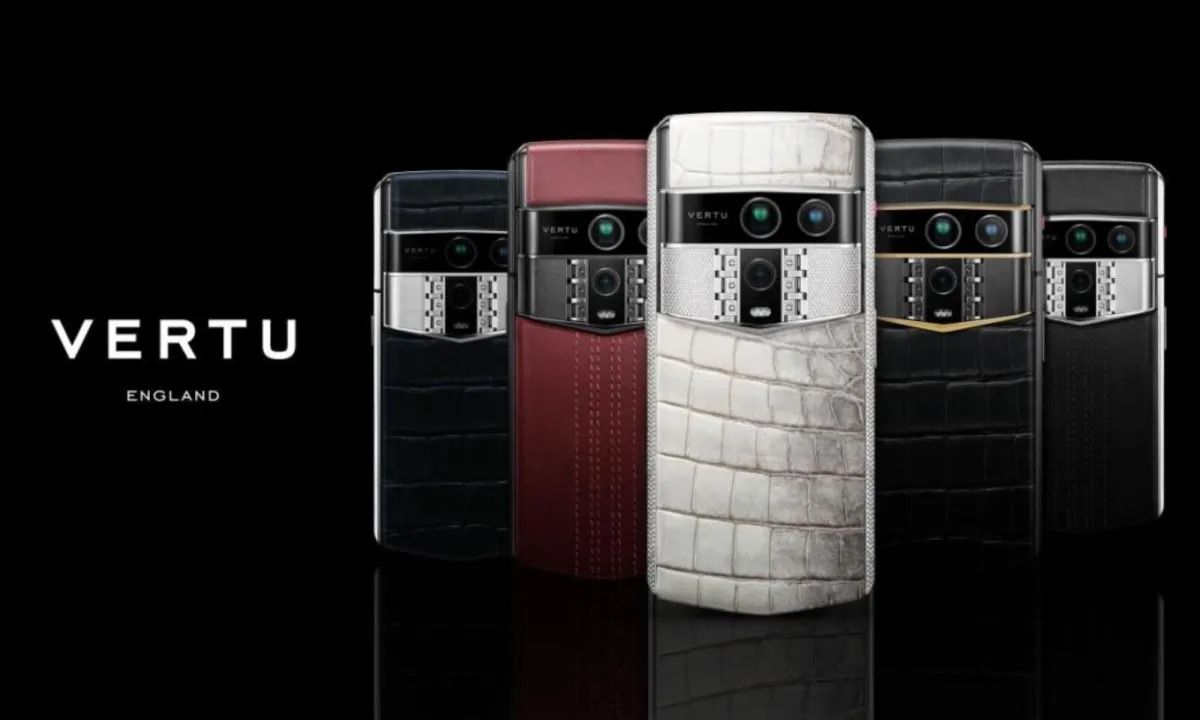Vertu Agent Q: Ponsel Mewah Berlapis Kulit Buaya dengan Sentuhan AI