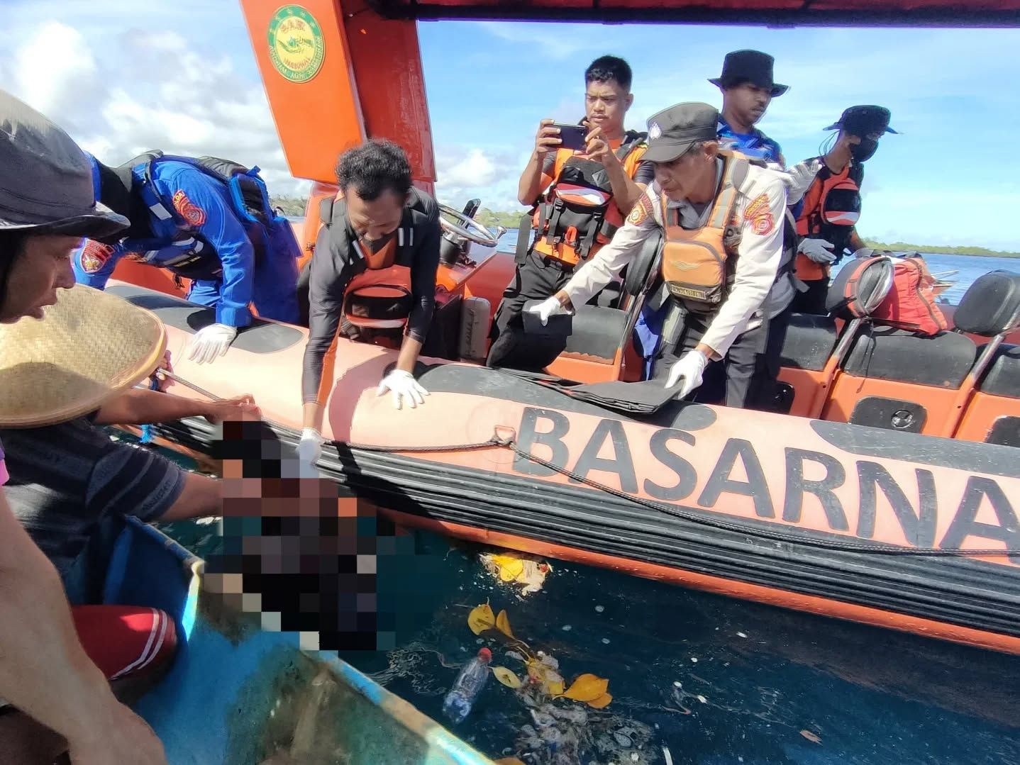 Korban Longboat Tertabrak Tongkang di Perairan Muna Ditemukan Meninggal Dunia