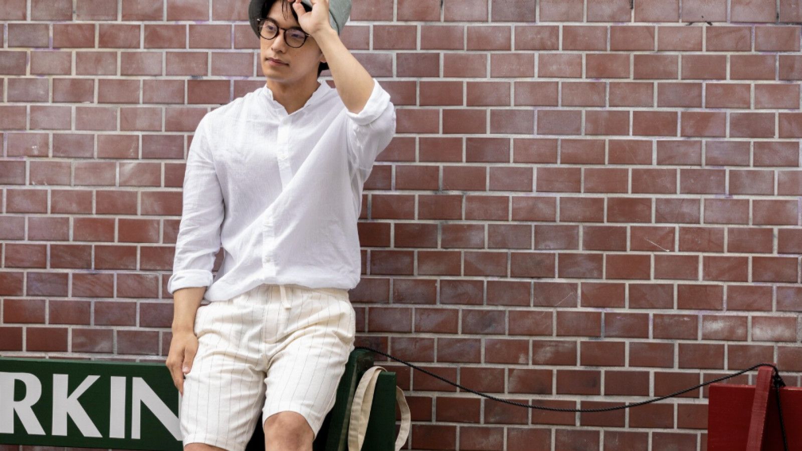 Outfit Monokrom: Gaya Stylish Tanpa Ribet