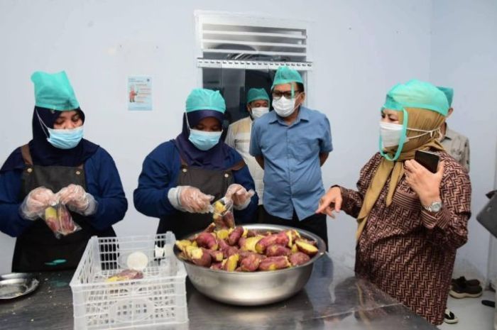 Lakukan Sidak, Idah Syahidah Minta Relawan Dapur MBG Bisa Gunakan APAR