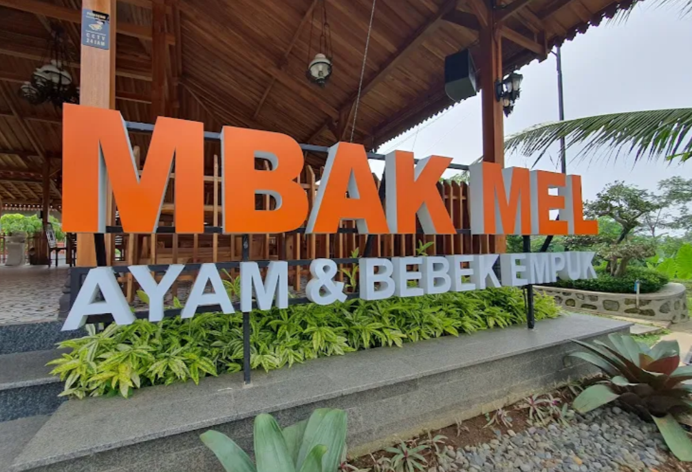 Makan Rame-Rame di Warung Mbak Mel, Nikmati Ayam dan Bebek Empuk Khas Purwokerto