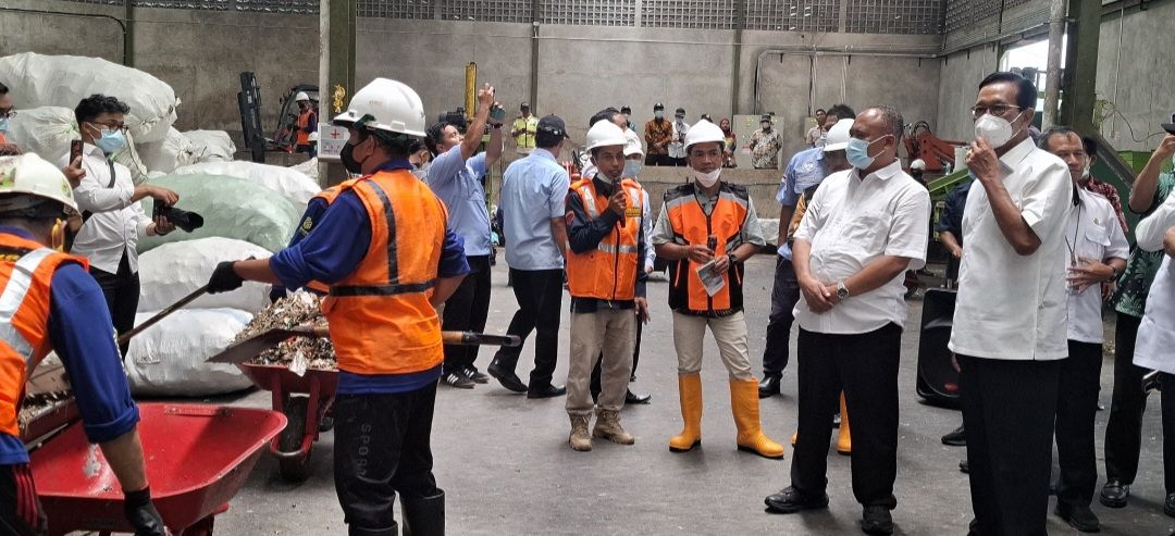 Tinjau Tiga TPS Utama DIY, Sultan HB X Pertimbangkan Pengelolaan Sampah oleh Daerah atau Pusat : Tapi Tak Akan Biarkan Daerah Tangani Sendiri