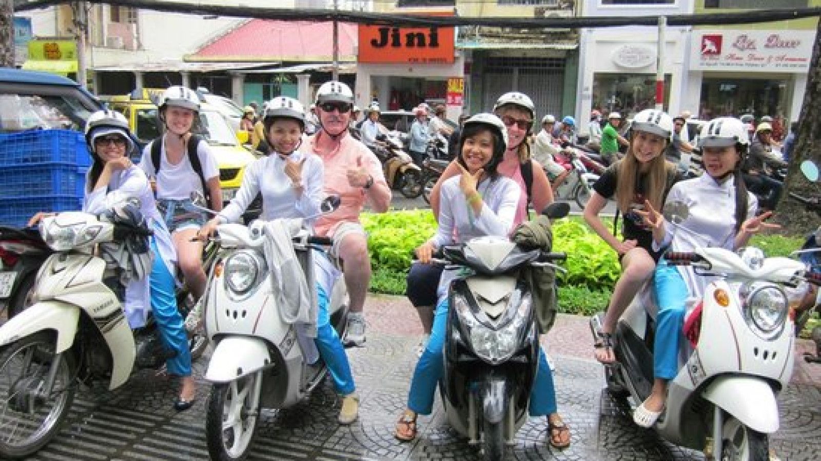 Vietnam Larang Sepeda Motor Fosil di Pusat Kota Hanoi Mulai 2026