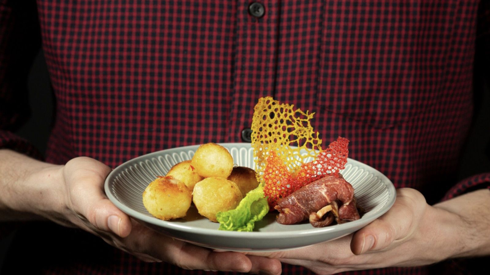 Meningkatkan Daya Tarik Makanan: Teknik Food Plating untuk Kreasi Hidangan yang Instagramable