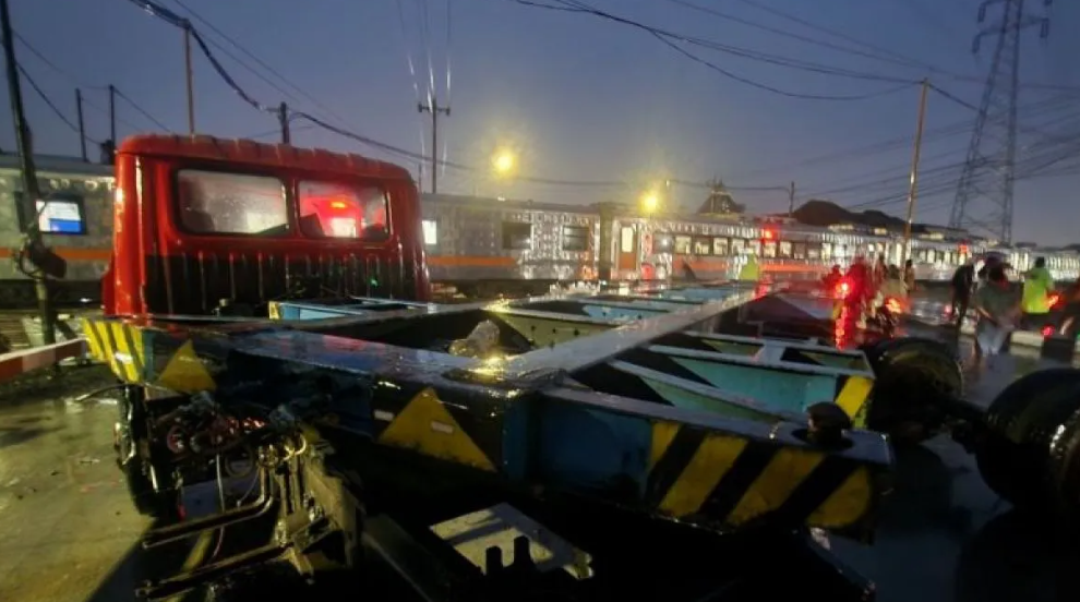 KA Harina Tabrak Truk di Perlintasan Kaligawe Semarang