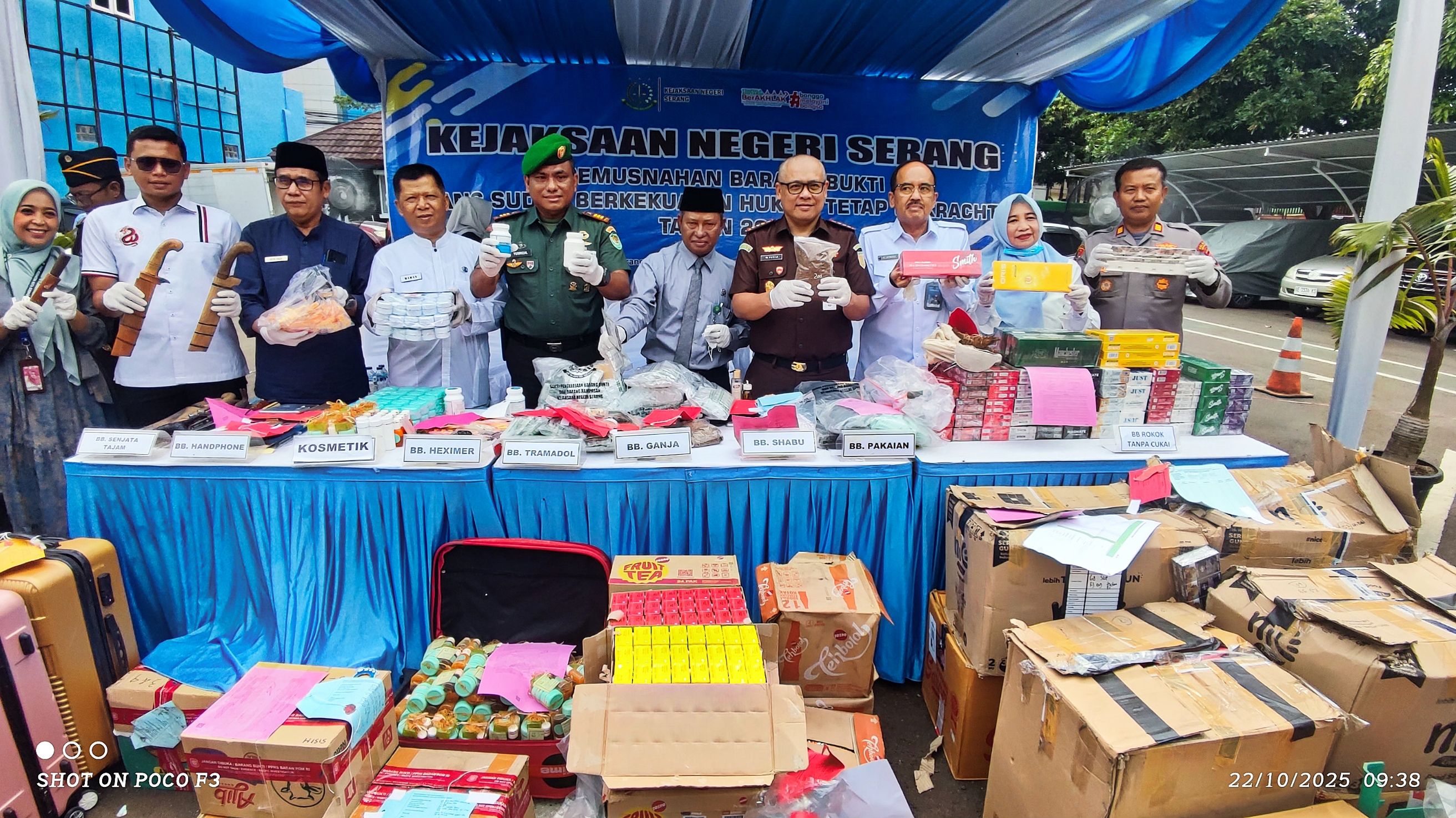 Kejari Serang Musnahkan Barang Bukti Perkara 2024-2025