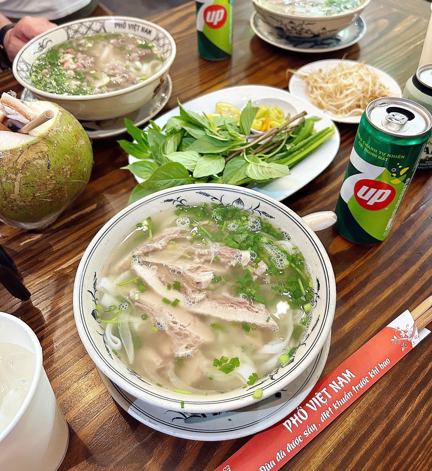 7 Makanan Khas Vietnam yang Wajib Kamu Coba Sekali Seumur Hidup