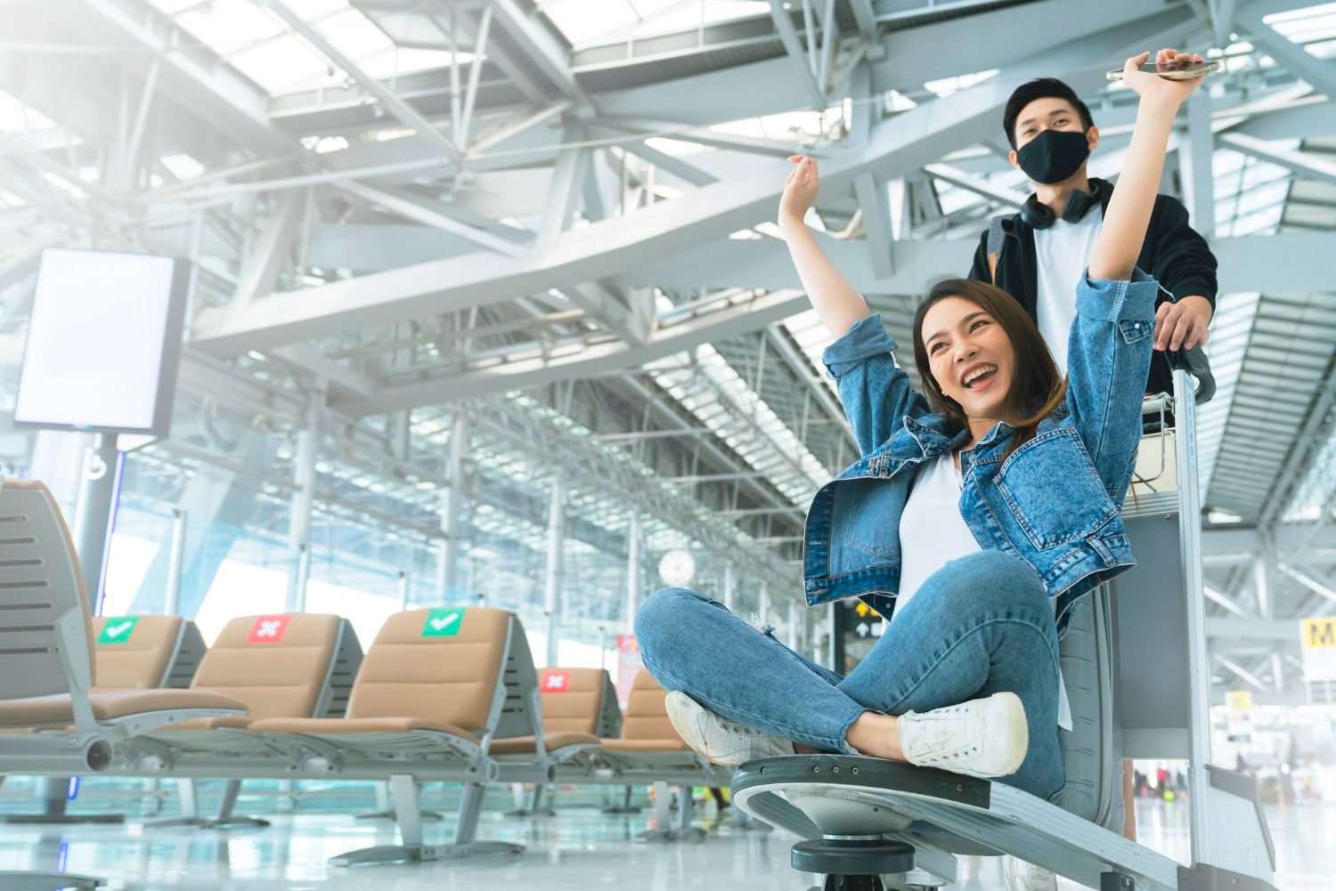 Bukan Pelarian, Tapi Penyembuhan: Mengapa Traveling Bisa Menyembuhkan Hati dan Pikiran?