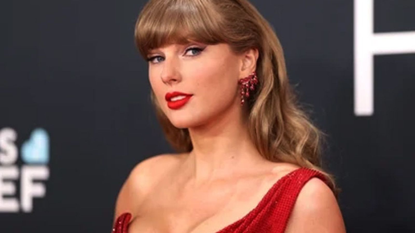 Kontroversi AI dalam Promosi Album Terbaru Taylor Swift