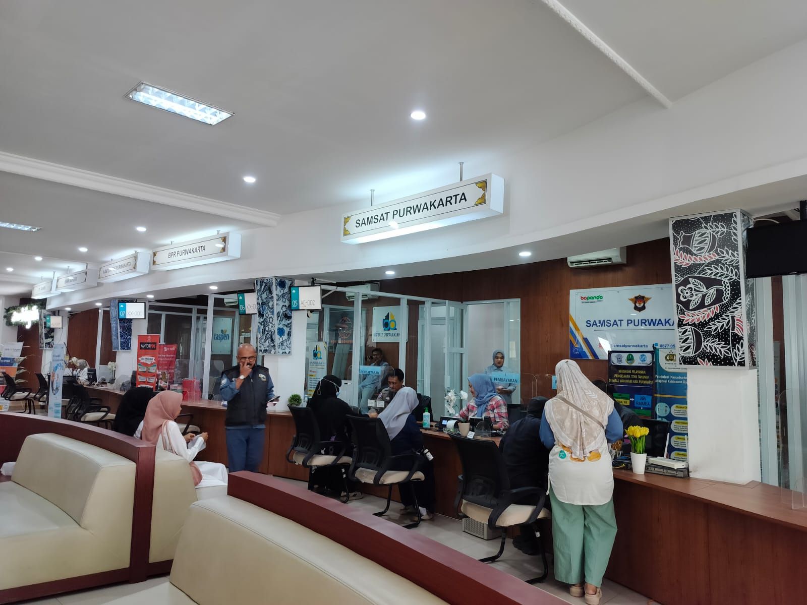 Polantas Menyapa: Satlantas Purwakarta Gencarkan Edukasi Layanan STNK