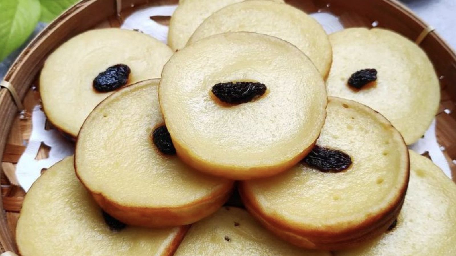 Kue Lumpur Kentang: Rasa dan Nostalgia yang Terus Memikat