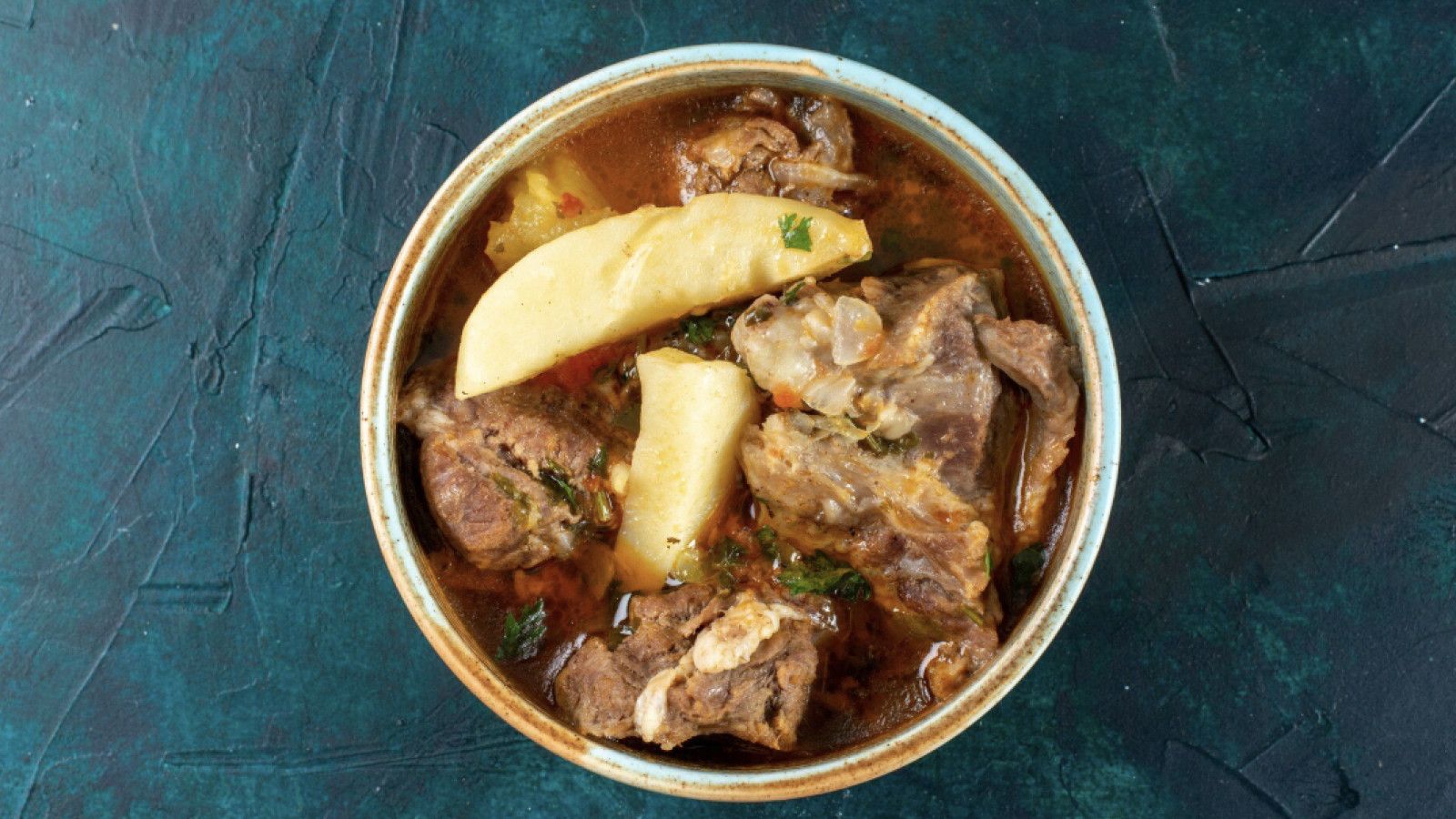 Sup Iga Sapi Bening: Hidangan Favorit Bersama Kaldu Kaya Rasa