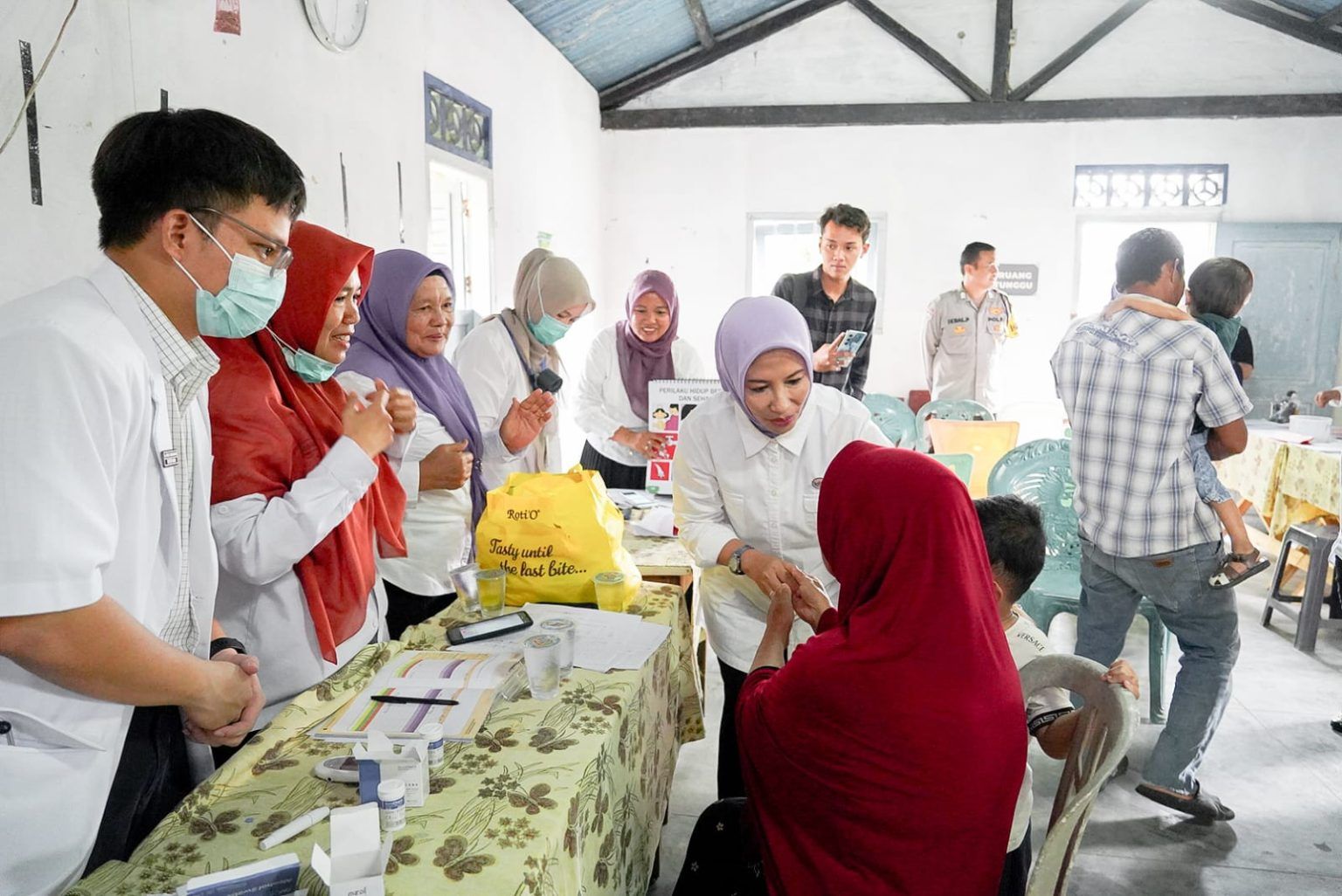 Pastikan Layanan 6 SPM Menyentuh Masyarakat, Istri Wali Kota Pangkalpinang Susanti Saparudin Turun Langsung ke Posyandu Bukit Merapin