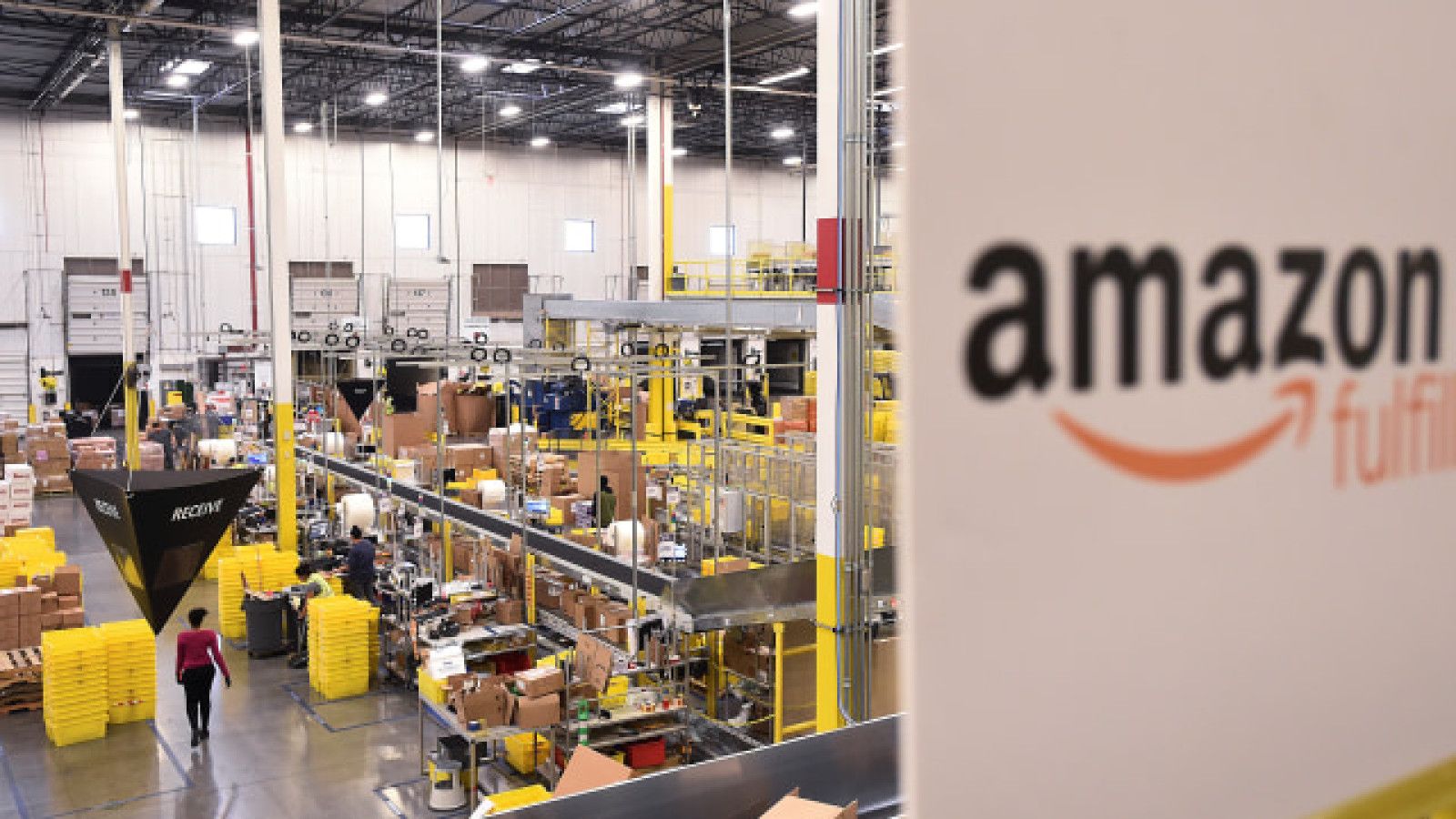 Rencana Amazon Menggantikan 600.000 Karyawan dengan Robot pada 2033