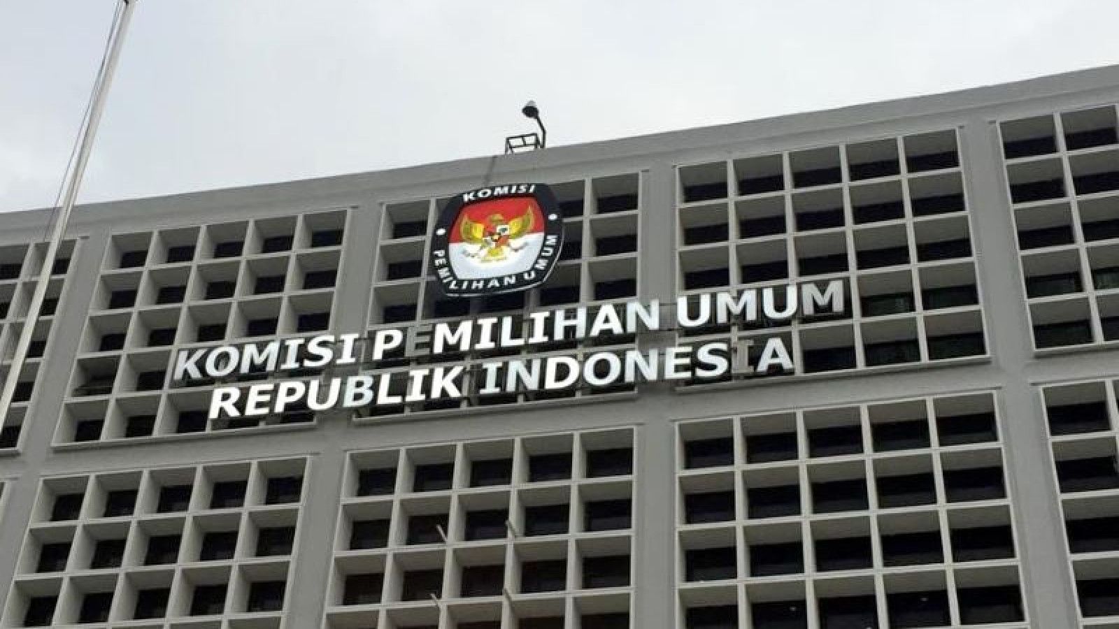 Sanksi Keras untuk Ketua KPU dan Anggota Terkait Penggunaan Jet Pribadi