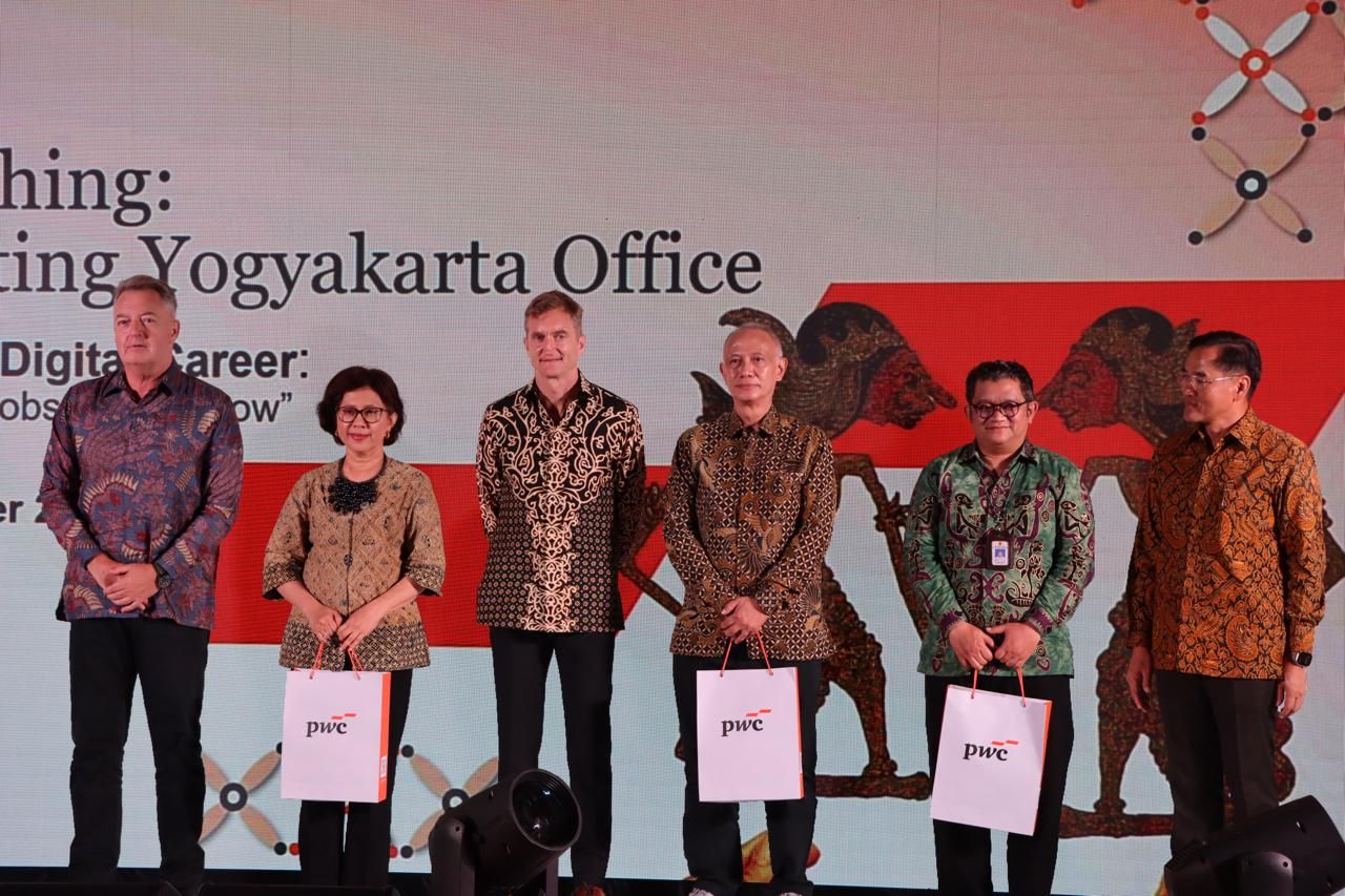 Perkuat Sinergi Kampus dan Industri, PwC Consulting Resmikan Kantor Baru di GIK UGM